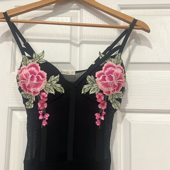 Wild Daisy Dress - Picture 1 of 6